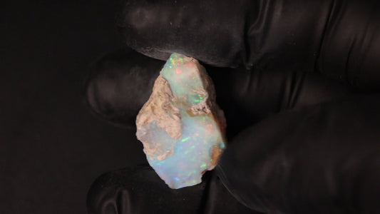 7.69 gm Ethiopian rough opal