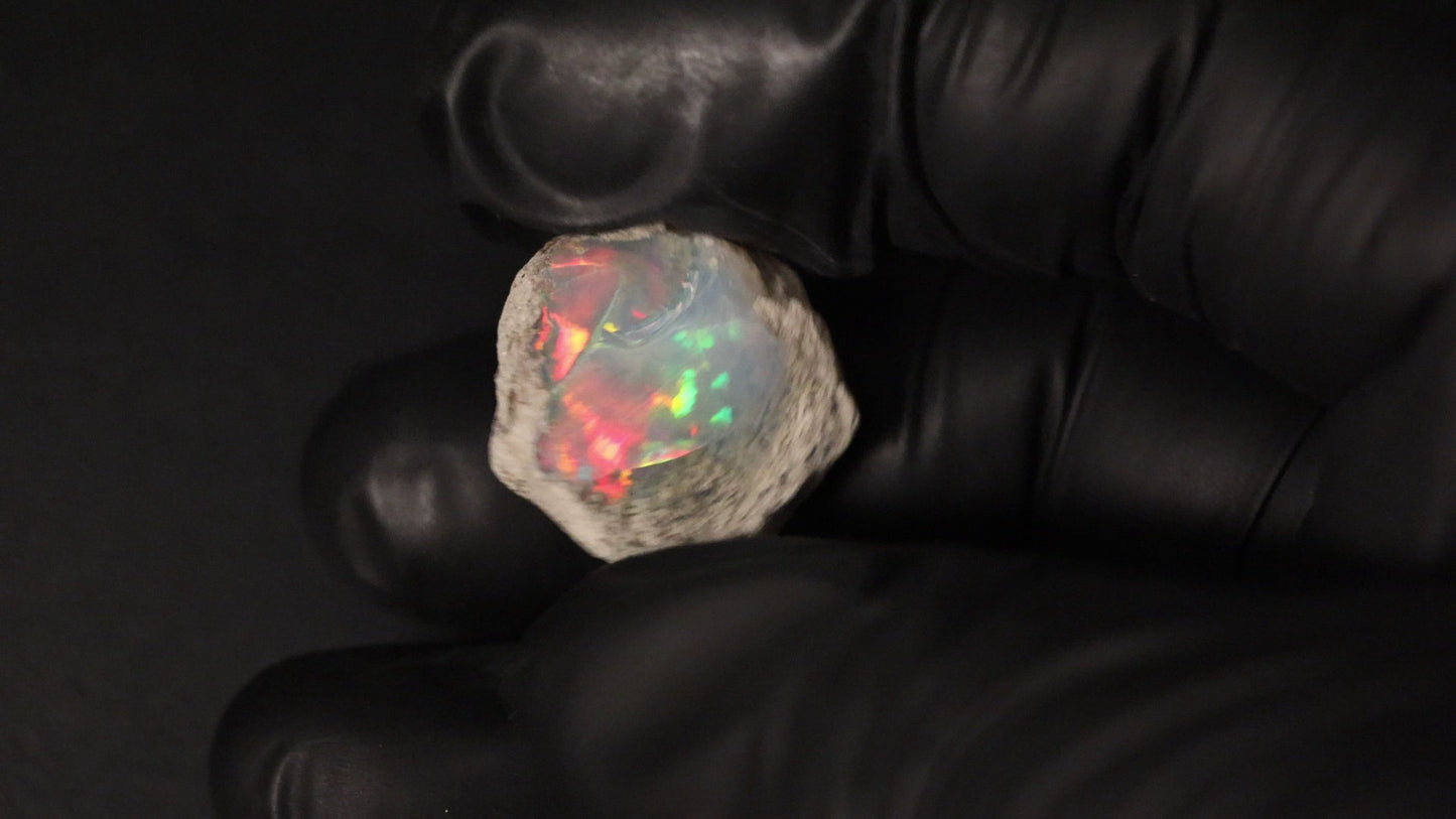 3.47 gm Ethiopian rough opal