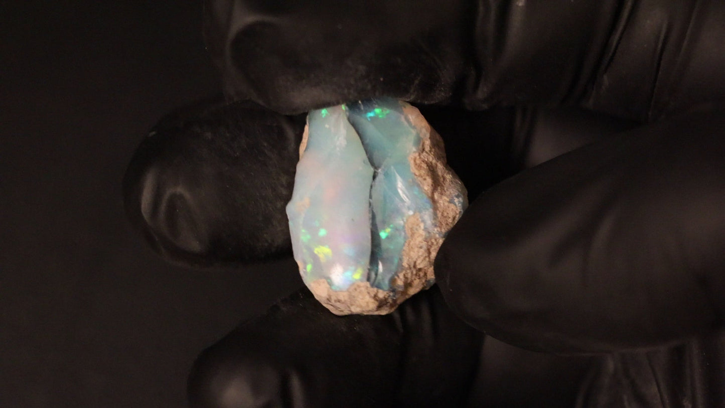 4.87 gm Ethiopian rough opal