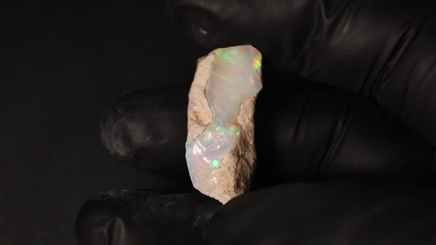 4.67 gm Ethiopian rough opal
