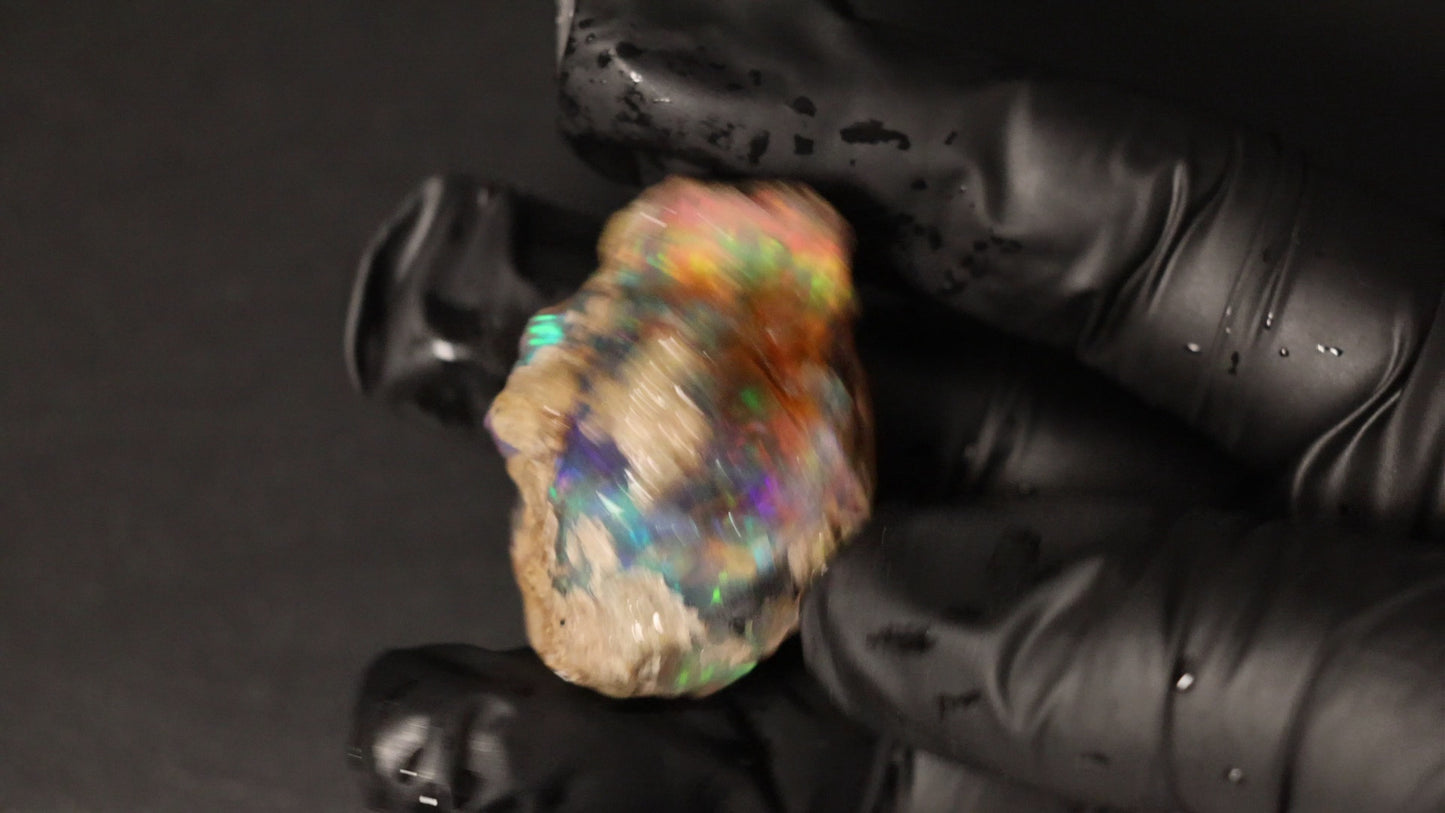 39.12 gm Ethiopian rough opal