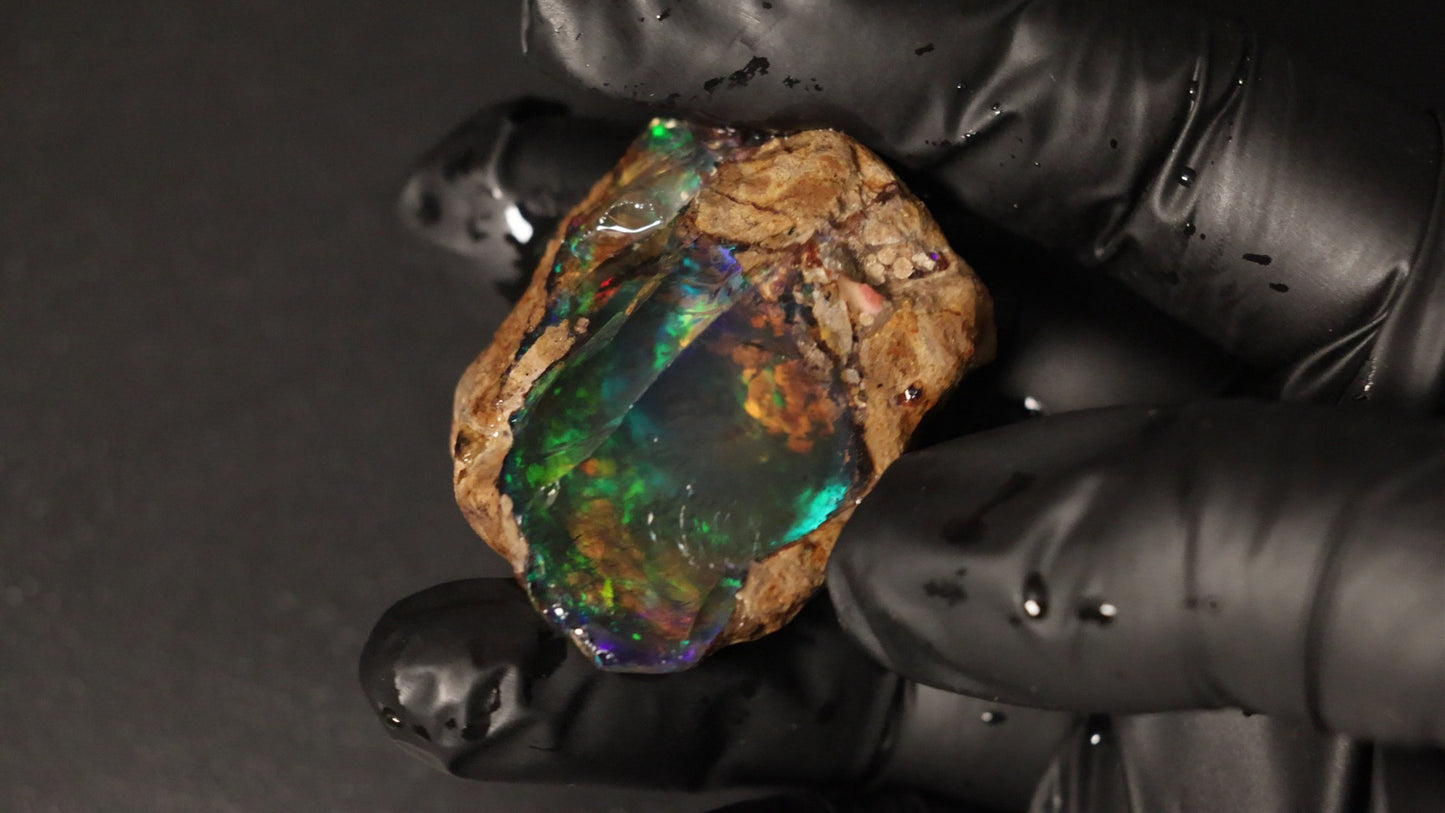40.64 gm Ethiopian rough opal