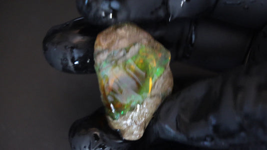 11 gm Ethiopian rough opal