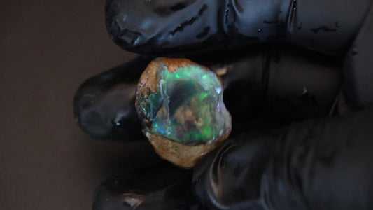 8 gm Ethiopian rough opal