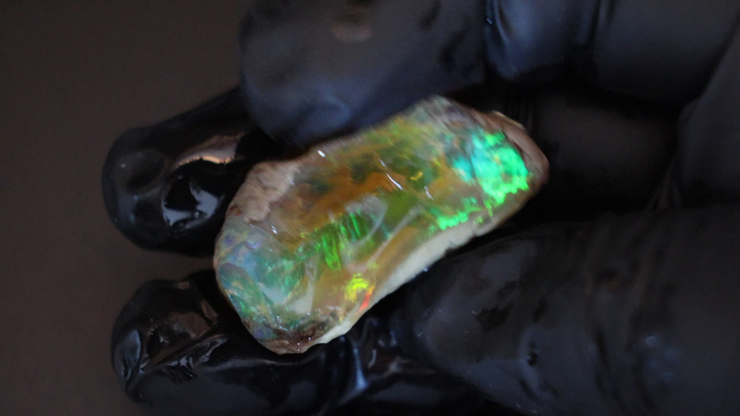 12 gm Ethiopian rough opal