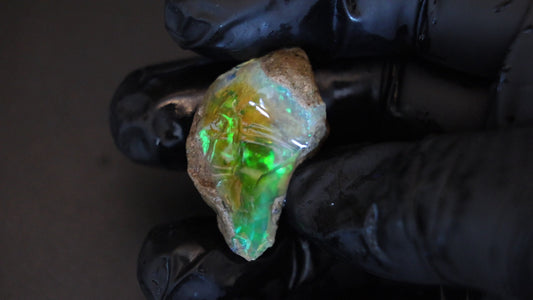 8 gm Ethiopian rough opal