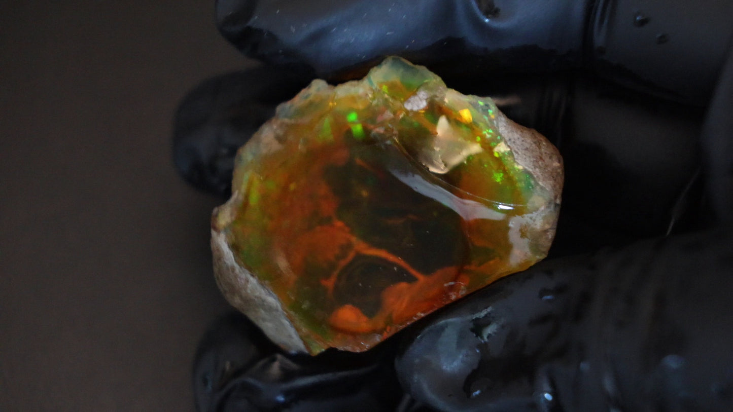 24 gm Ethiopian rough opal