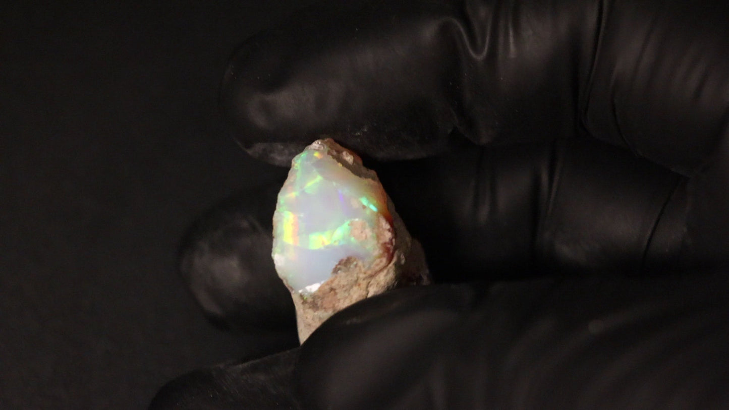 7.01 gm   Ethiopian rough opal