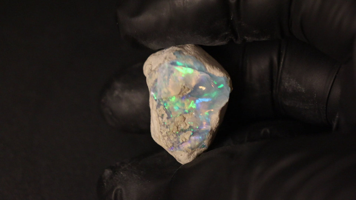 8.32 gm    Ethiopian rough opal