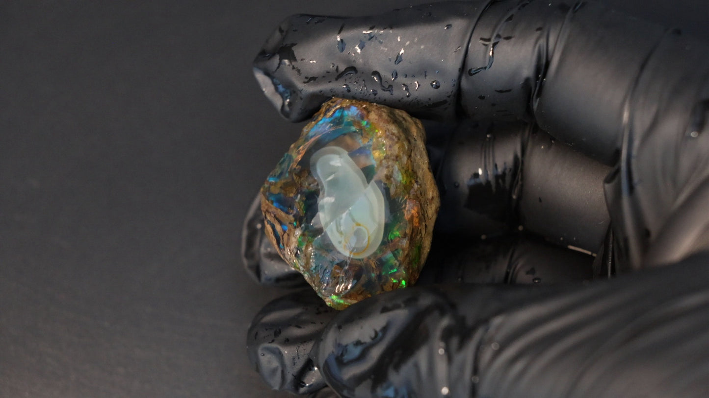 18.45gm   Ethiopian rough opal