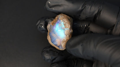 18.75 gm  Ethiopian rough opal
