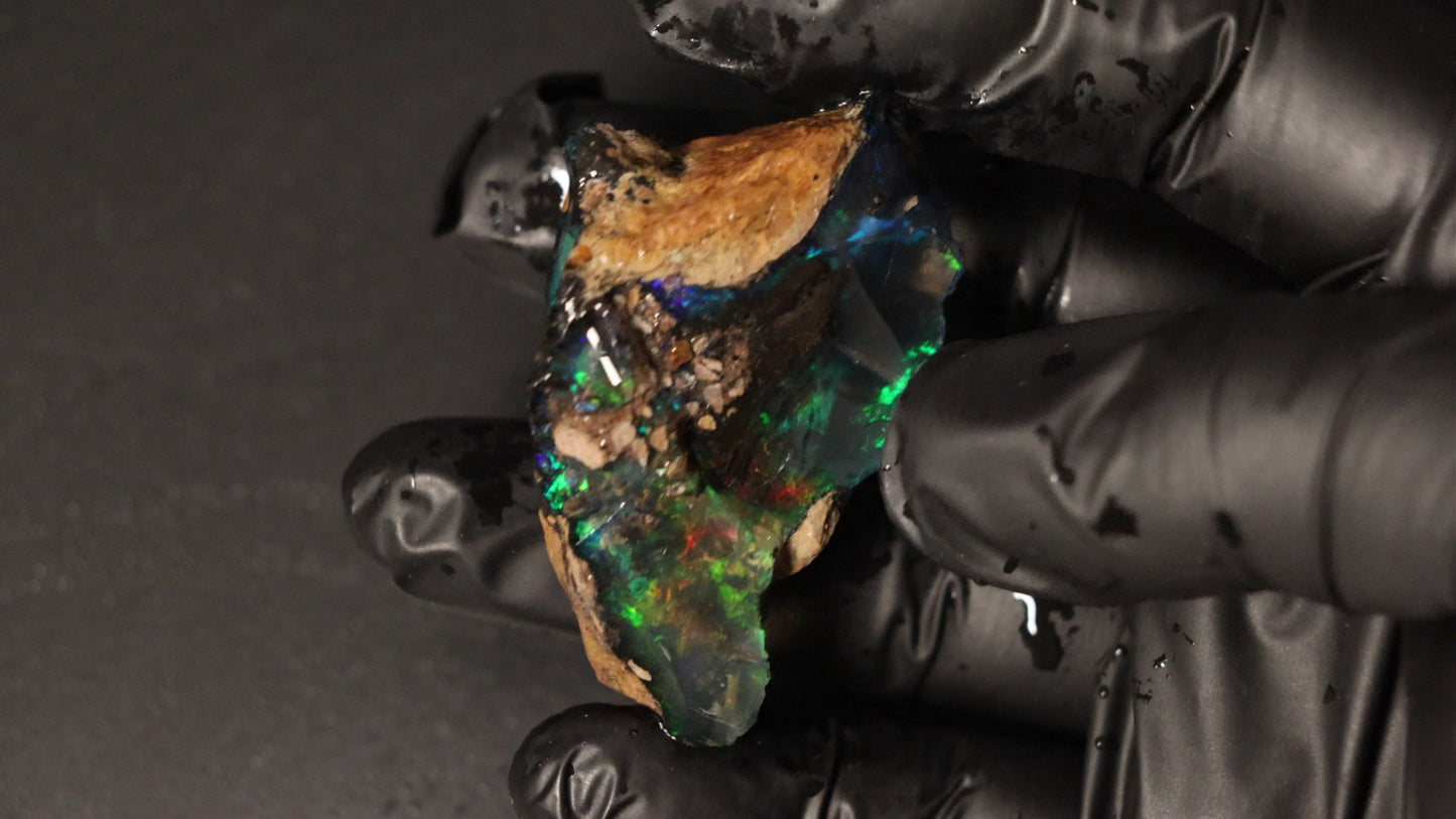 24.14 gm   Ethiopian rough opal