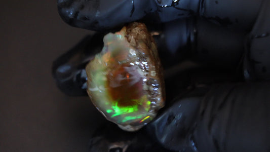 17 gm Ethiopian rough opal