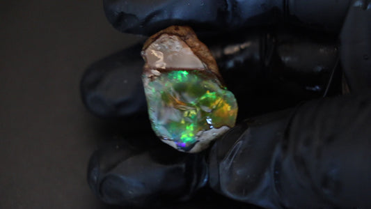 14 gm Ethiopian rough opal
