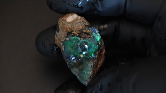 9 gm Ethiopian rough opal