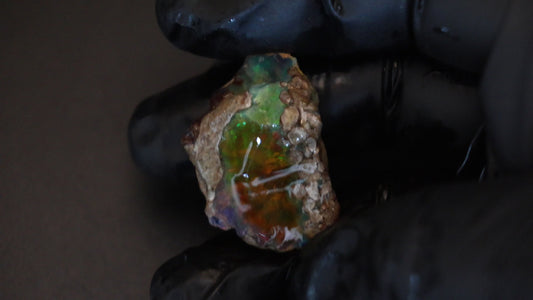 9 gm Ethiopian rough opal