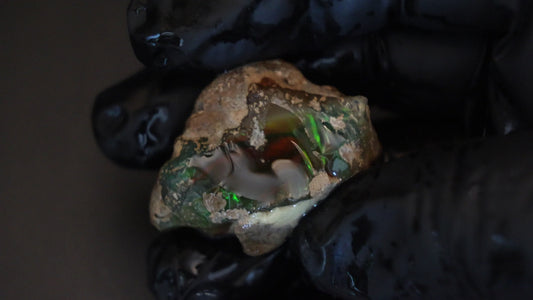 17 gm Ethiopian rough opal