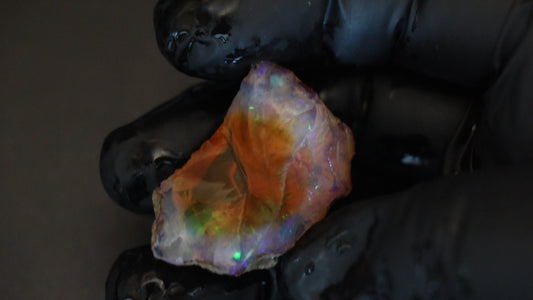 14 gm Ethiopian rough opal