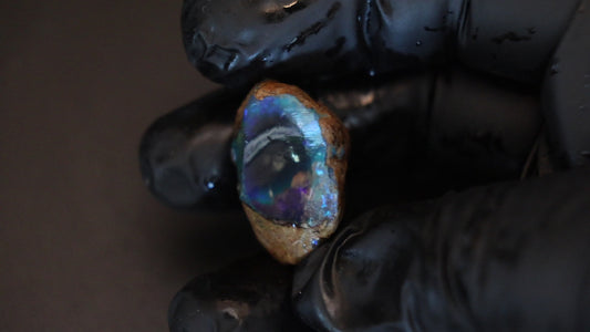 8 gm Ethiopian rough opal