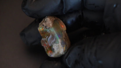 9 gm Ethiopian rough opal